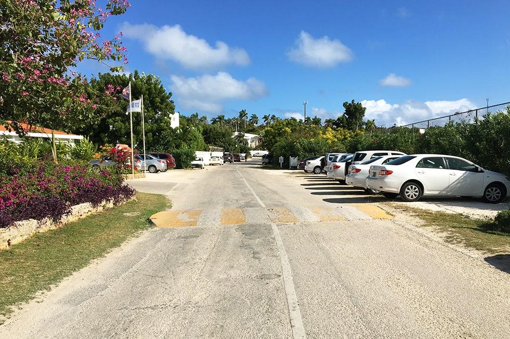 Anguilla Road conduce al Carimar Beach Club