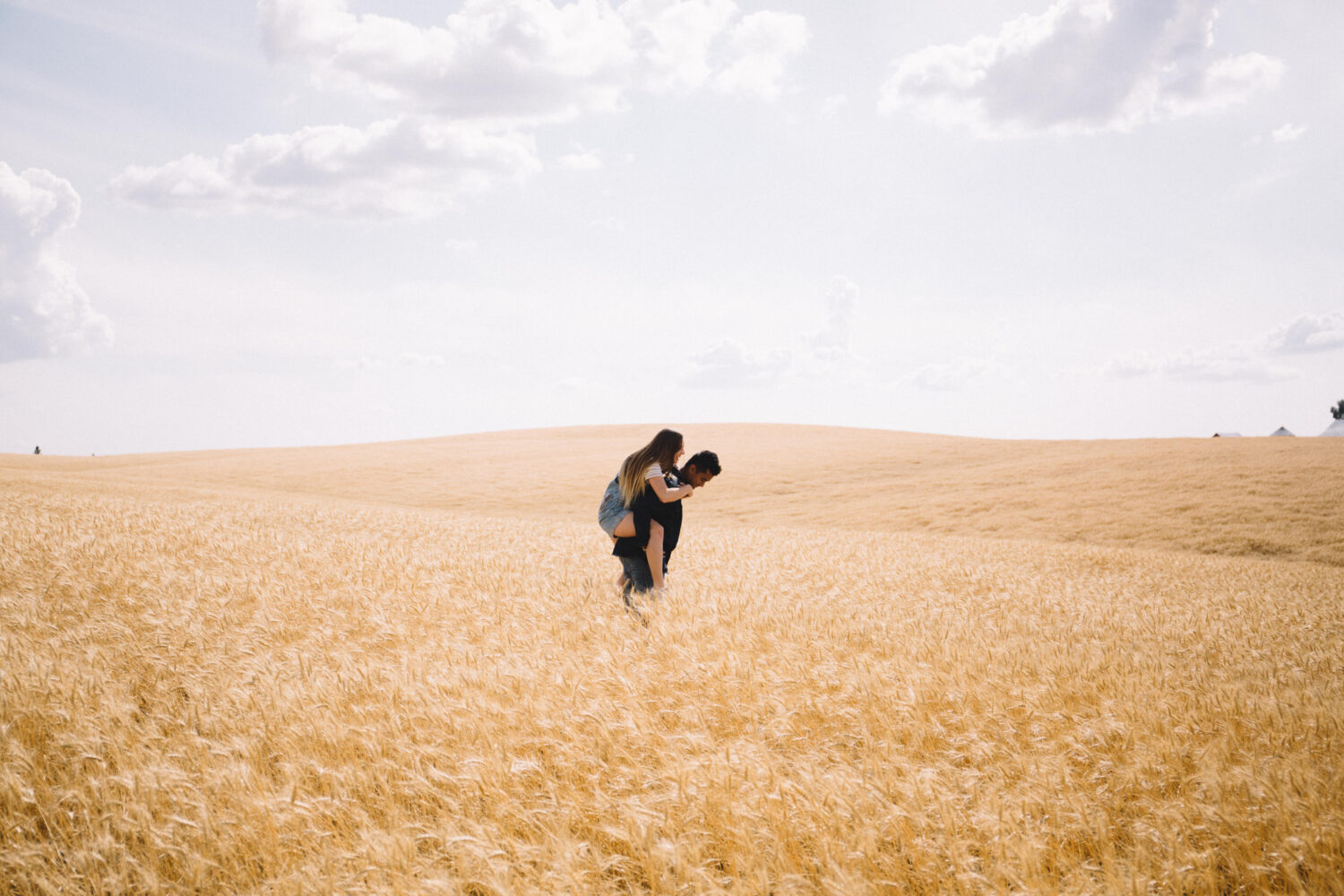 Berty Mandagie y Emily Mandagie en Eastern Washington Field - TheMandagies.com