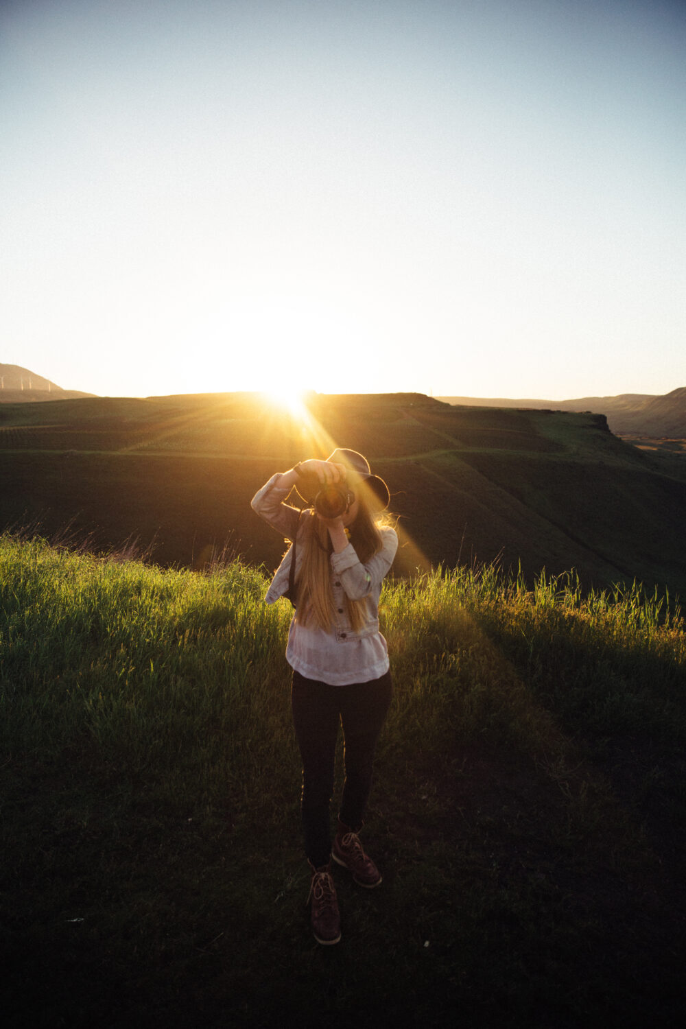 Emily Mandagie bei Sonnenaufgang