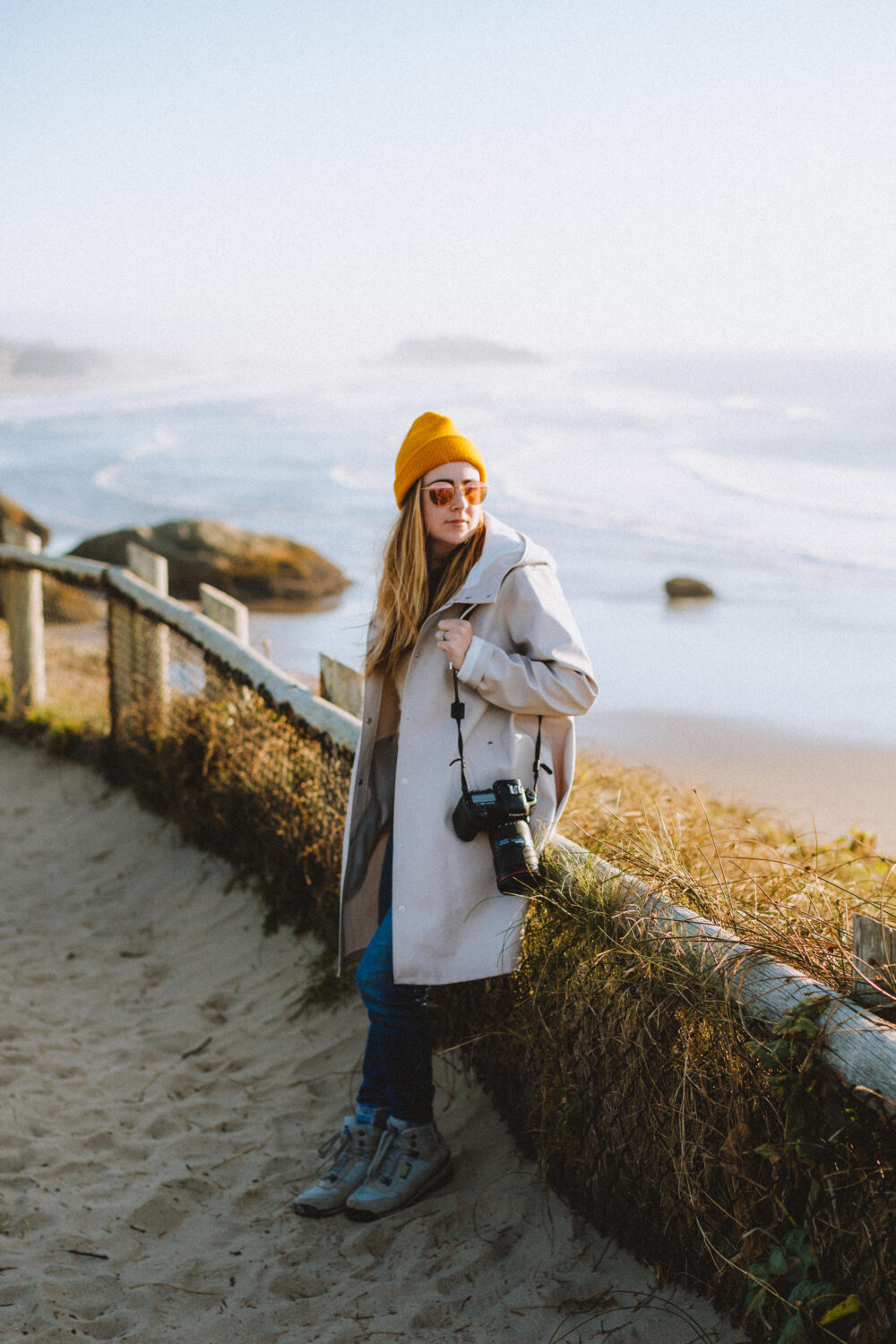 Emily Mandagie en Face Rock Bandon Beach