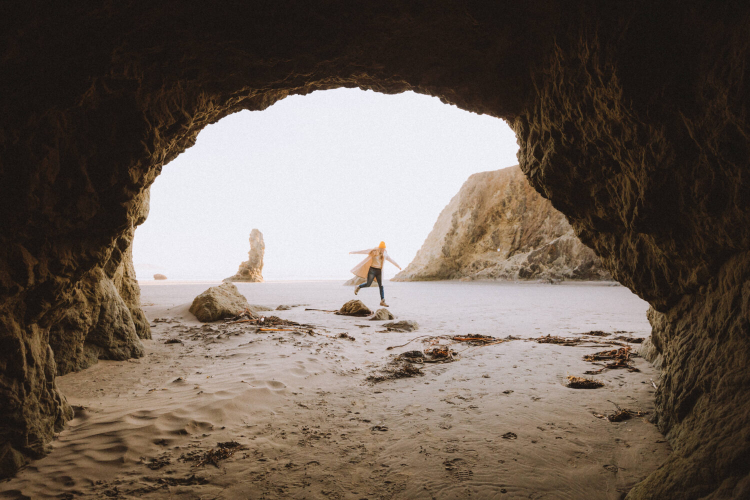 Cueva de punta de grava en Bandon Beach Oregon