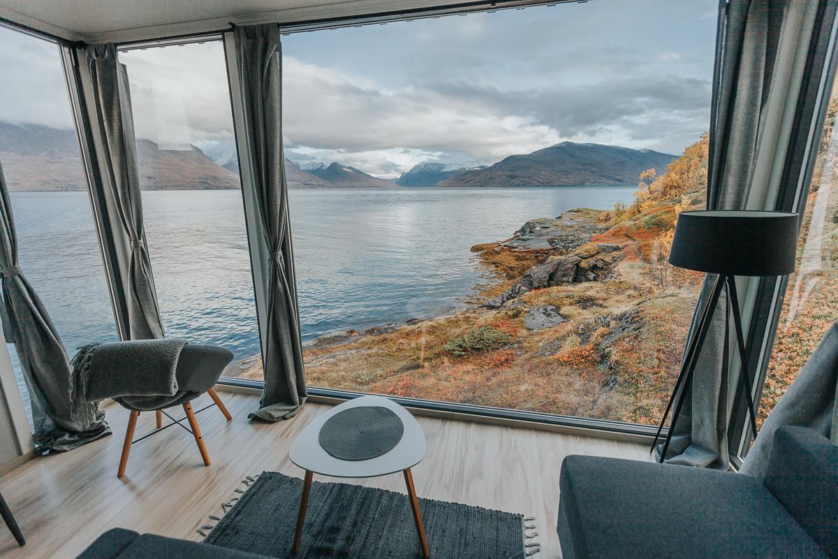 Mini cabina en el fiordo Lyngen Norway
