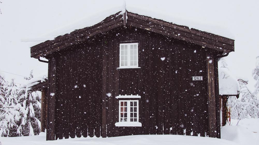 Refugio de montaña Noruega nieve