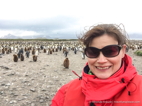 Selfie frente a la colonia de pingüinos en Salisbury Plain.