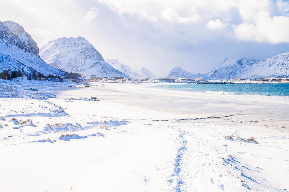 Ramberg Strand Rambergstranda Lofoten Noruega Invierno Nieve Hielo Marzo