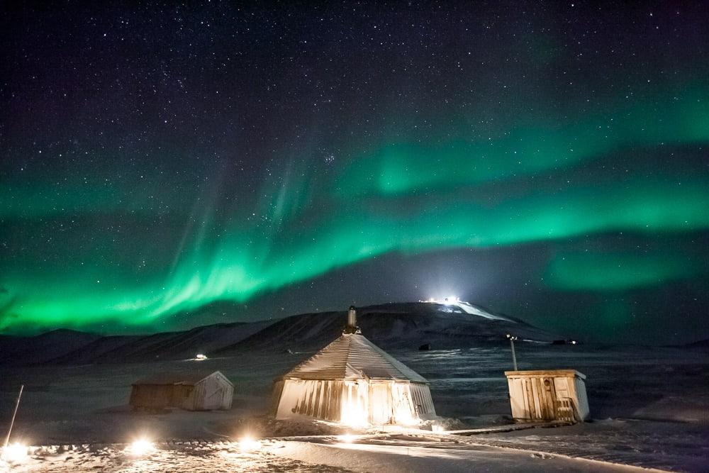 Campamento de la aurora boreal Bartz Svalbard
