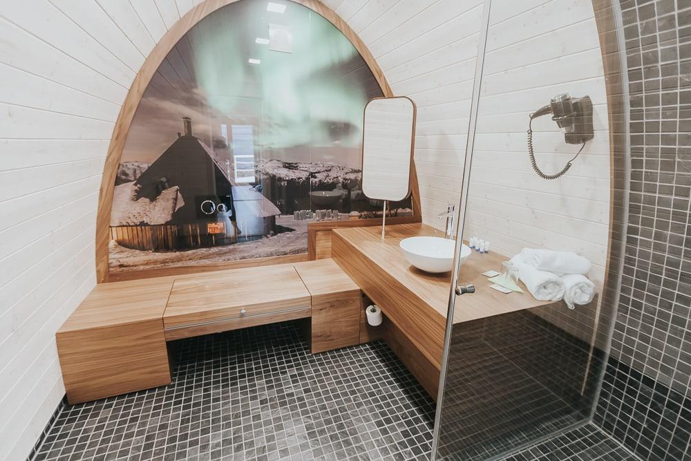 en gamme hut snowhotel kirkenes