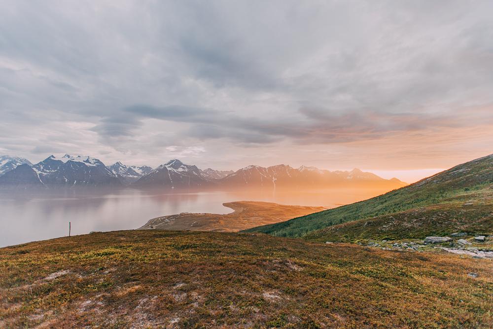 Midnight Sun Lyngen Noruega