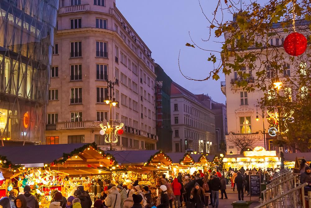 Mercado de Navidad Budapest Plaza Vorosmarty