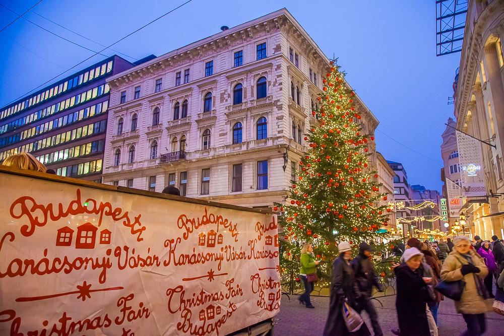 Mercado de Navidad Budapest Plaza Vorosmarty