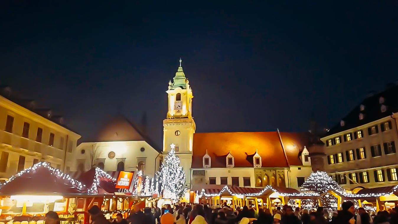 mercado de navidad casco antiguo de bratislava