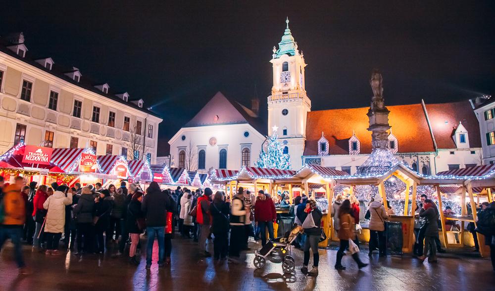 mercado de navidad casco antiguo de bratislava