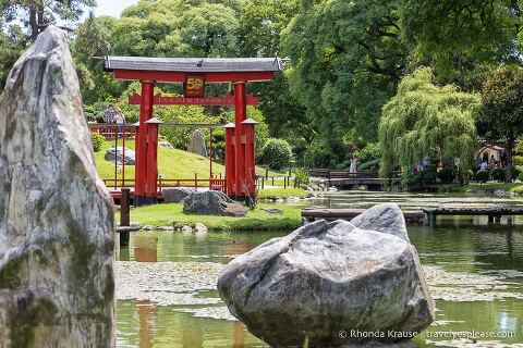 Puerta Torii en el Jardín Japonés de Buenos Aires.