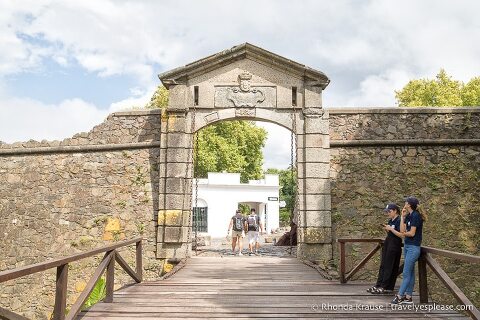 Puerta de la ciudad de Colonia del Sacramento, Uruguay.