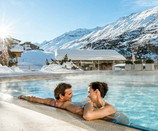 Hochfirst Alpen-Wellness Resort, piscina al aire libre