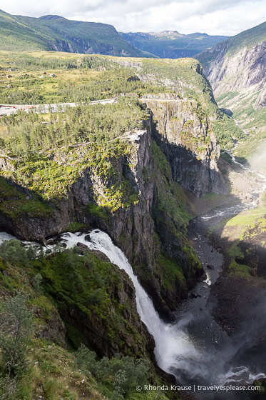 Vøringsfossen y el valle de Måbødalen.