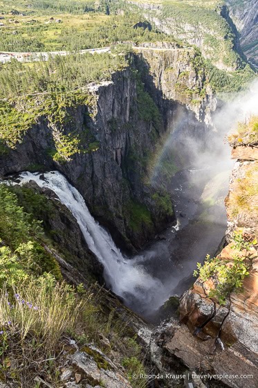 El borde del valle y la cascada.