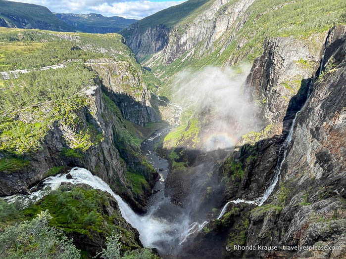 Vøringsfossen y el valle de Måbødalen.