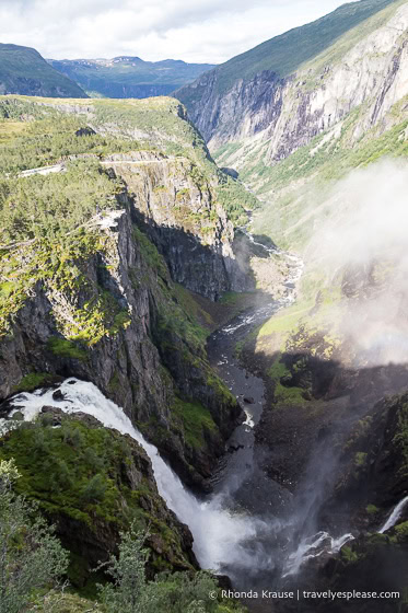 Vøringsfossen y el valle de Måbødalen.