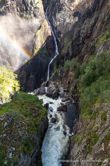 Parte superior de la cascada que desemboca en el valle.